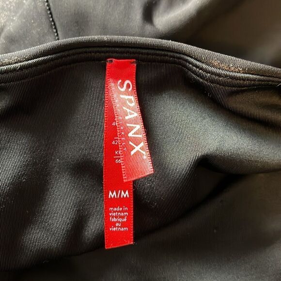 SPANX black faux leather look, high waisted leggings.  Medium - Picture 8 of 11